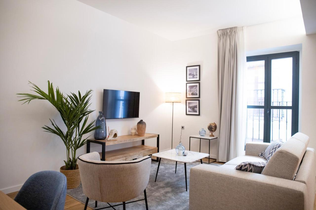 Nqn Aparts & Suites Sevilla Dış mekan fotoğraf